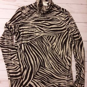 H&M turtleneck tee brown zebra print